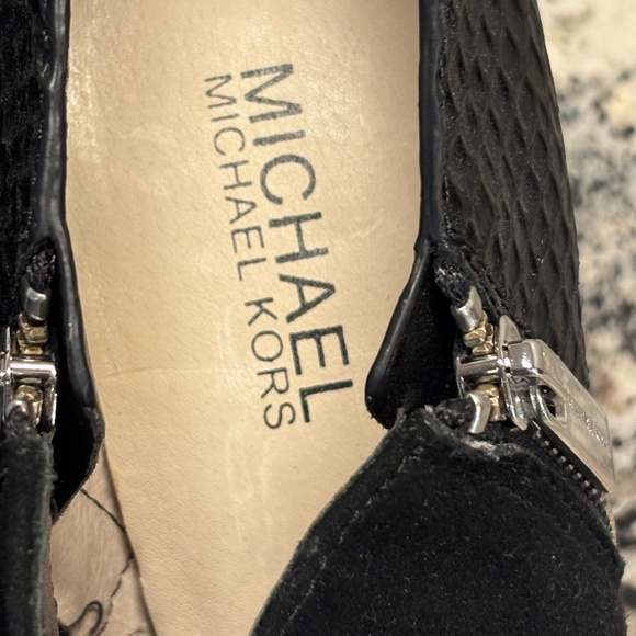 MICHAEL Michael Kors Clara Mid Booties. - Picture 5 of 15